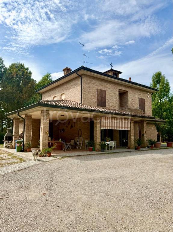 casa indipendente in vendita a Cavezzo