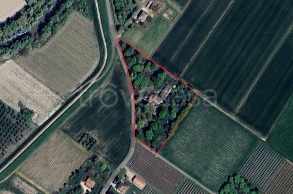 casa indipendente in vendita a Cavezzo in zona Motta