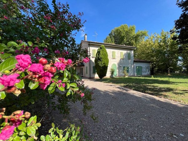 casa indipendente in vendita a Cavezzo