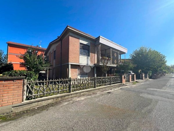 casa indipendente in vendita a Cavezzo