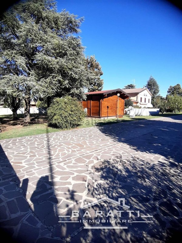 casa indipendente in vendita a Cavezzo