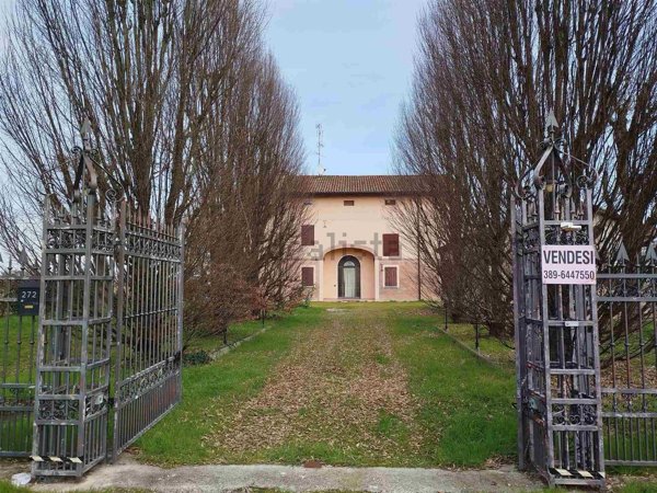 casa indipendente in vendita a Cavezzo