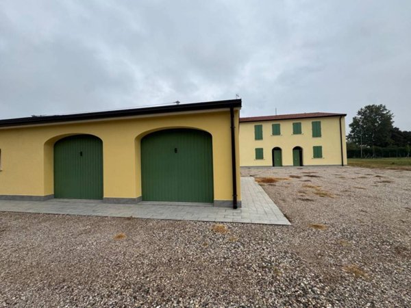 casa indipendente in vendita a Cavezzo