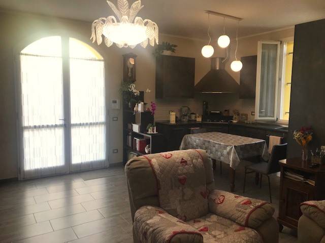 casa semindipendente in vendita a Cavezzo