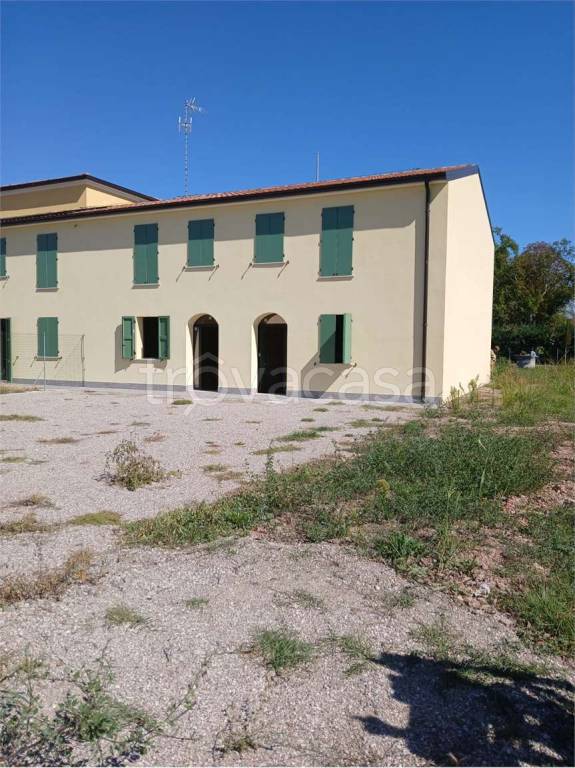 casa indipendente in vendita a Cavezzo