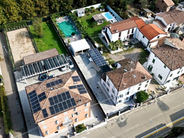 casa semindipendente in vendita a Cavezzo