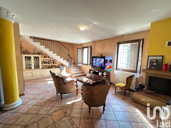 casa indipendente in vendita a Cavezzo in zona Motta