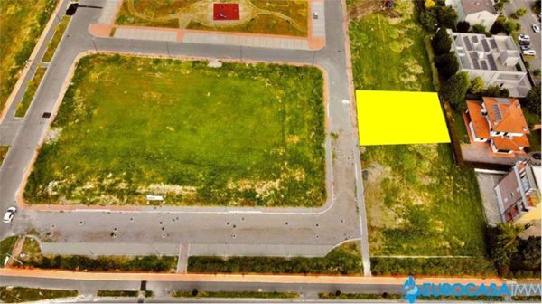 negozio in vendita a Cavezzo