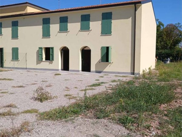 casa indipendente in vendita a Cavezzo