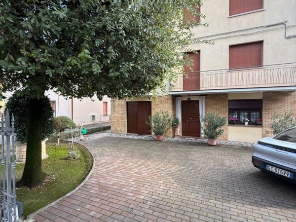 casa indipendente in vendita a Cavezzo