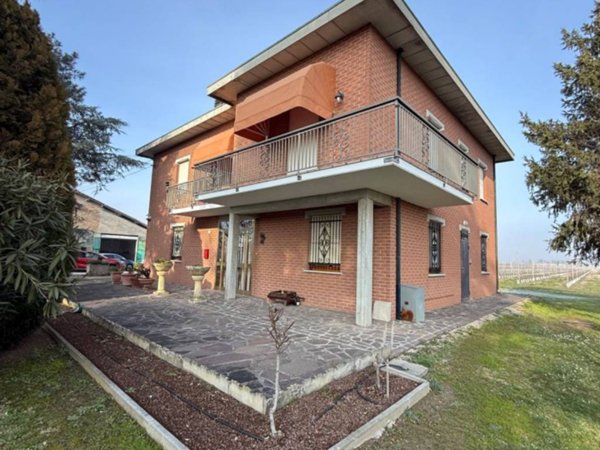 casa indipendente in vendita a Cavezzo