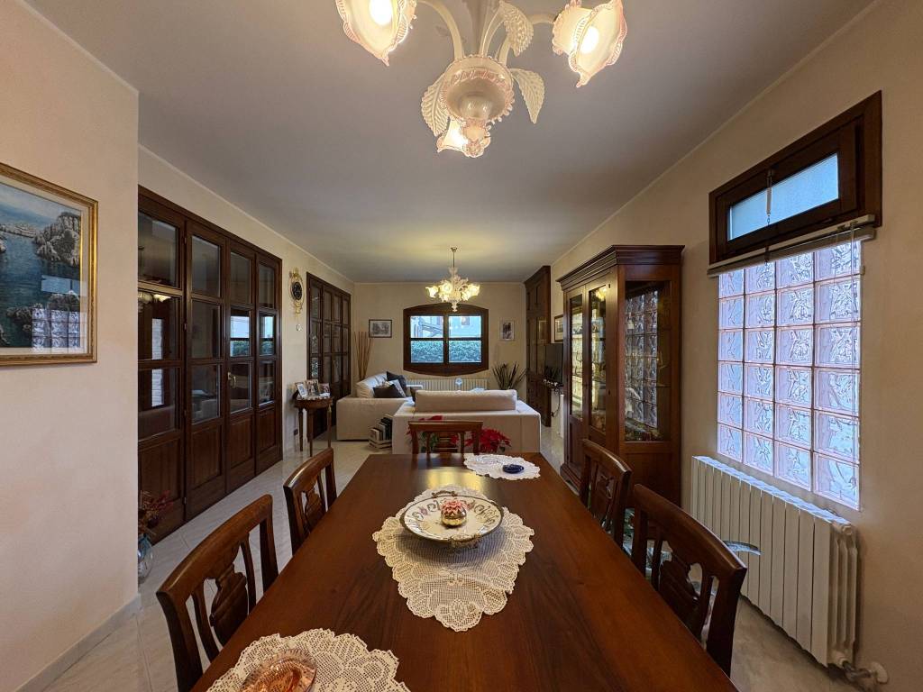 casa indipendente in vendita a Cavezzo