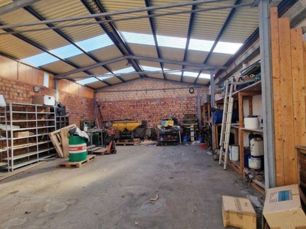 locale commerciale in vendita a Cavezzo