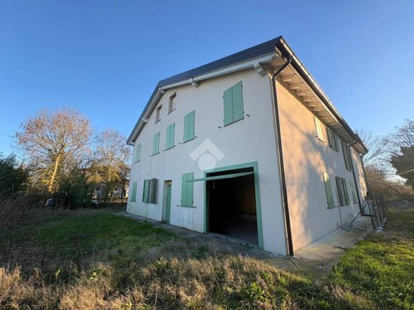 casa indipendente in vendita a Cavezzo in zona Motta