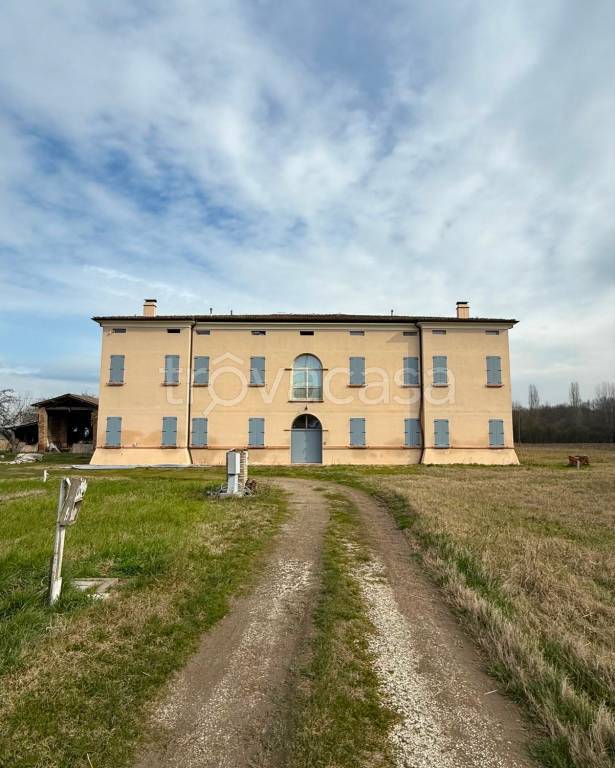 casa indipendente in vendita a Cavezzo