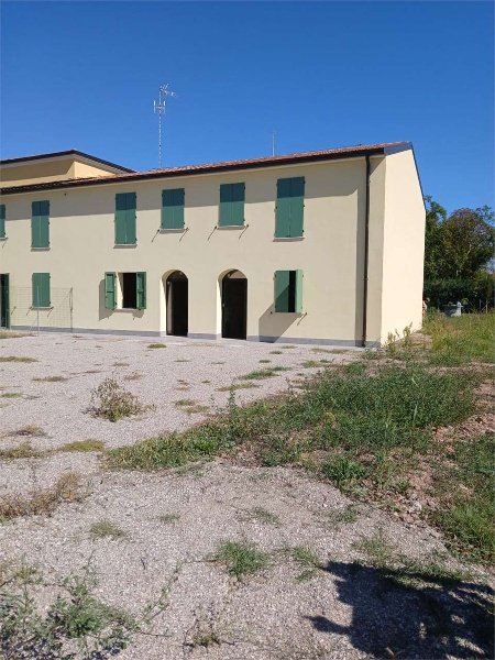 casa indipendente in vendita a Cavezzo