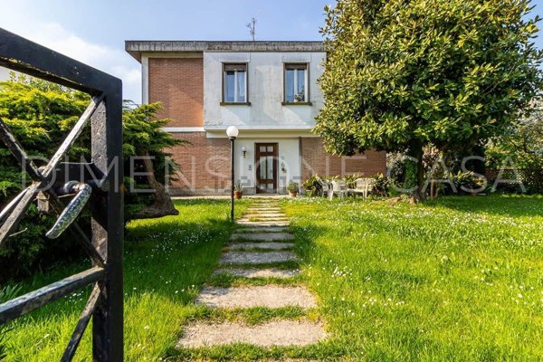 casa indipendente in vendita a Cavezzo