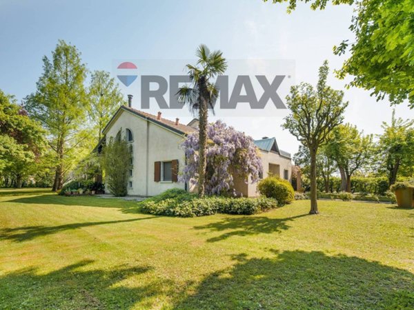 casa indipendente in vendita a Cavezzo