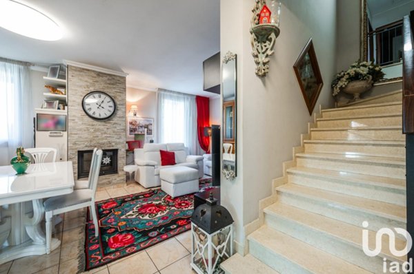 casa indipendente in vendita a Cavezzo in zona Disvetro