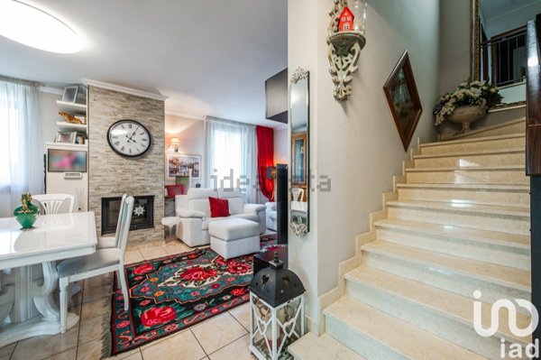 casa indipendente in vendita a Cavezzo in zona Disvetro