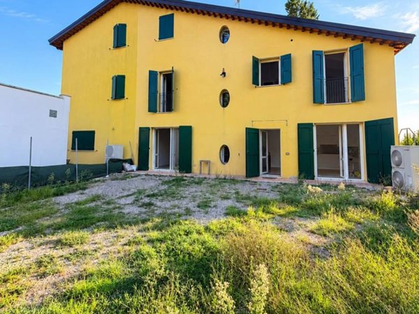 casa indipendente in vendita a Cavezzo in zona Motta
