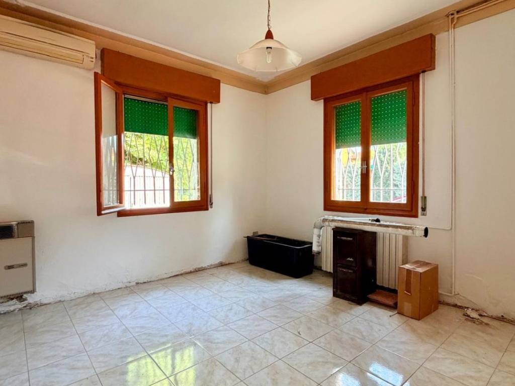 casa indipendente in vendita a Cavezzo in zona Disvetro