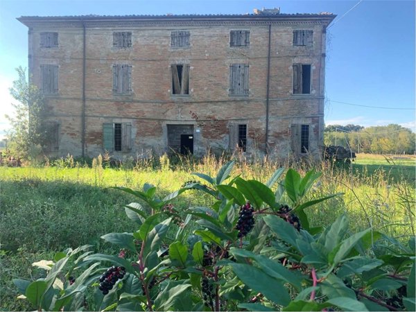 casa indipendente in vendita a Cavezzo in zona Disvetro