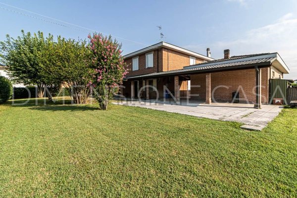 appartamento in vendita a Cavezzo in zona Disvetro