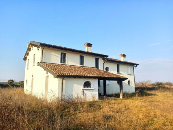 casa indipendente in vendita a Concordia sulla Secchia in zona Santa Caterina
