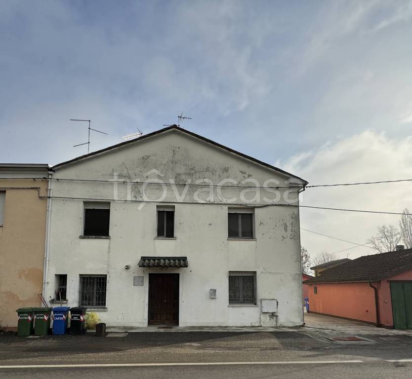 casa indipendente in vendita a Concordia sulla Secchia in zona San Giovanni