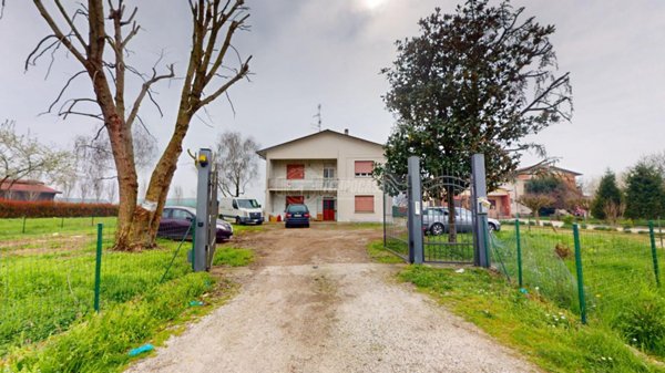 casa indipendente in vendita a Concordia sulla Secchia in zona Vallalta