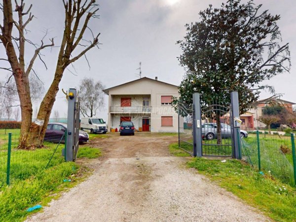 casa indipendente in vendita a Concordia sulla Secchia in zona Vallalta