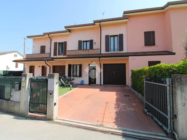 casa indipendente in vendita a Concordia sulla Secchia
