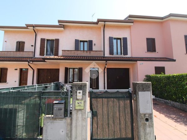 casa indipendente in vendita a Concordia sulla Secchia