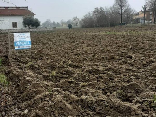 terreno edificabile in vendita a Concordia sulla Secchia in zona Vallalta