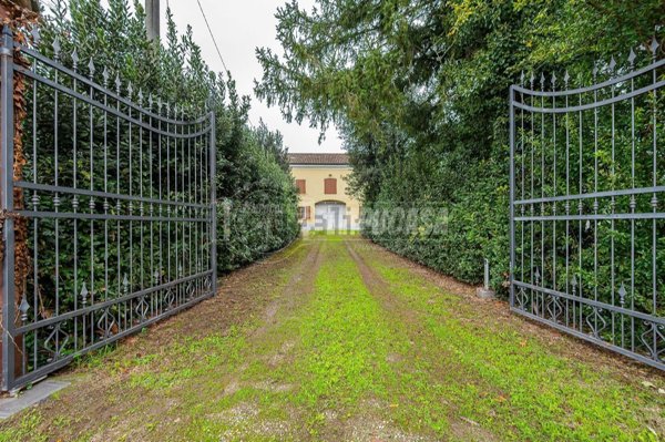 casa indipendente in vendita a Concordia sulla Secchia in zona Santa Caterina