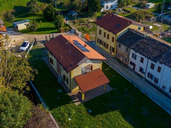 casa indipendente in vendita a Concordia sulla Secchia