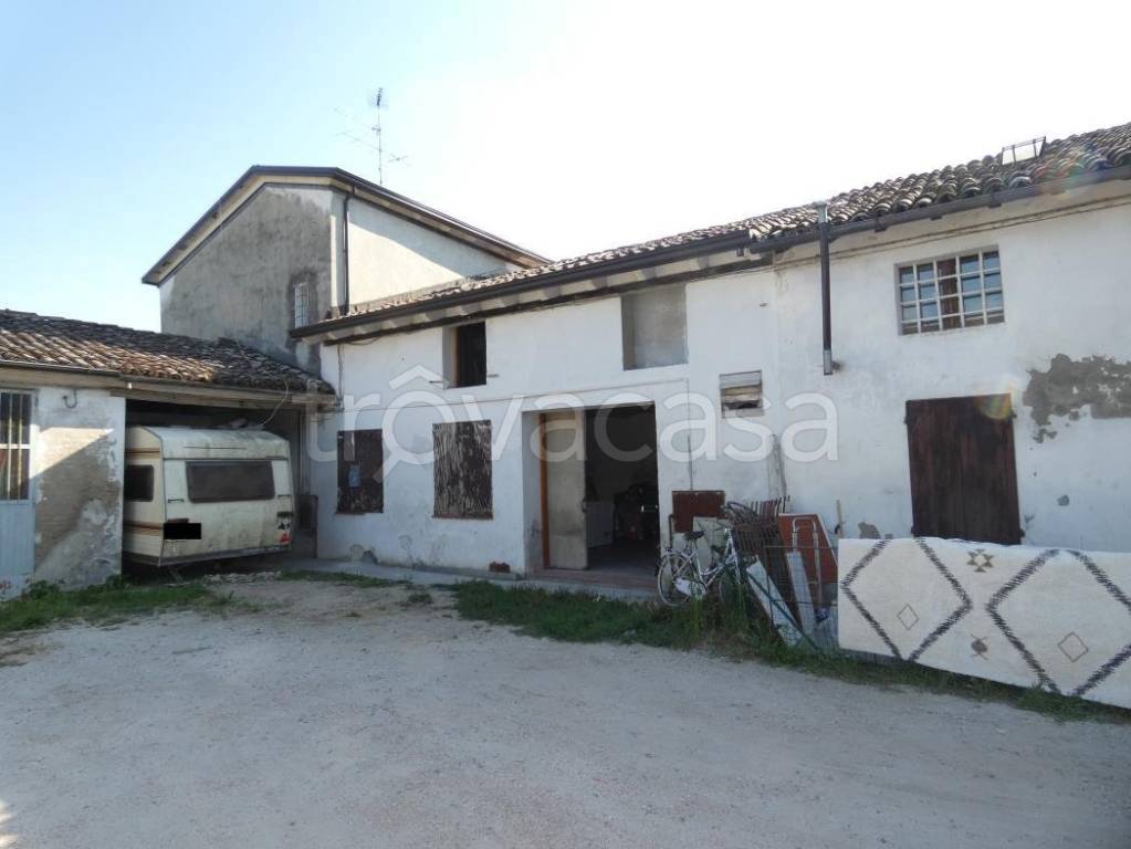 casa semindipendente in vendita a Concordia sulla Secchia