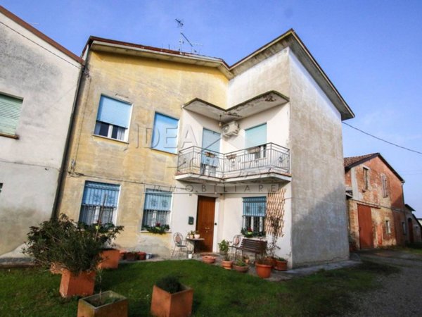 casa indipendente in vendita a Concordia sulla Secchia in zona Fossa