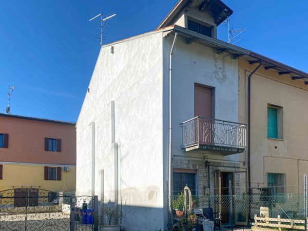 casa semindipendente in vendita a Concordia sulla Secchia