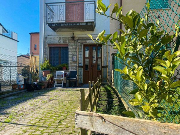 casa indipendente in vendita a Concordia sulla Secchia