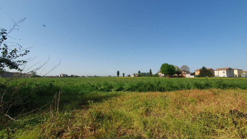 terreno edificabile in vendita a Concordia sulla Secchia in zona Vallalta