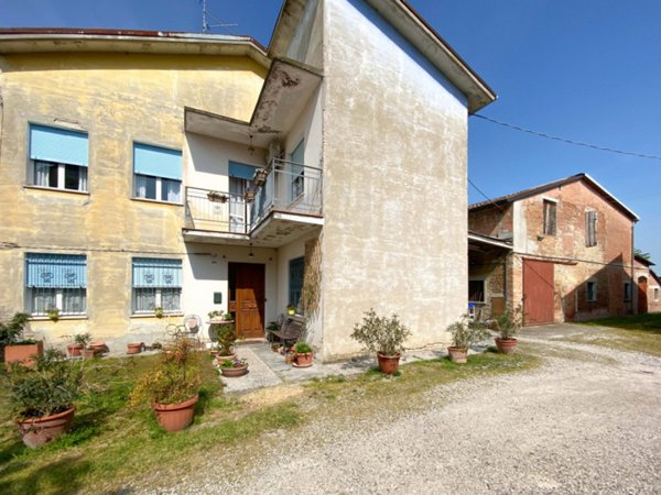 casa semindipendente in vendita a Concordia sulla Secchia in zona Fossa