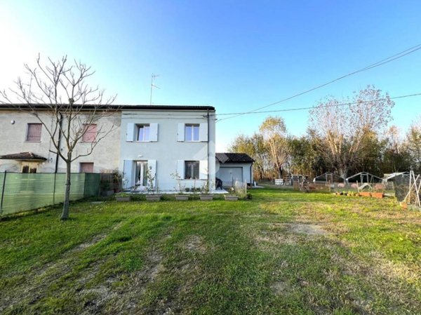 casa semindipendente in vendita a Concordia sulla Secchia in zona Santa Caterina