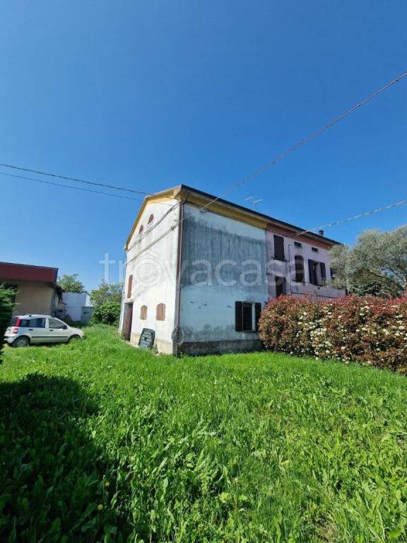 casa indipendente in vendita a Concordia sulla Secchia