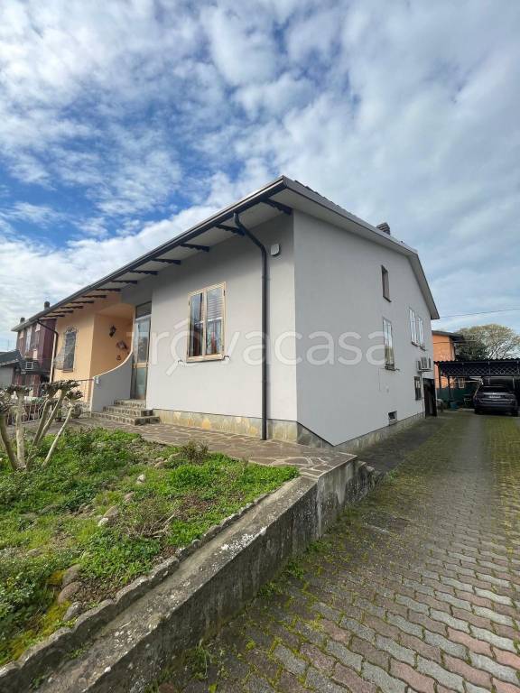 casa indipendente in vendita a Concordia sulla Secchia in zona Vallalta
