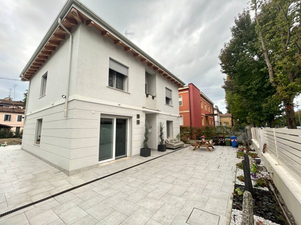 casa indipendente in vendita a Concordia sulla Secchia