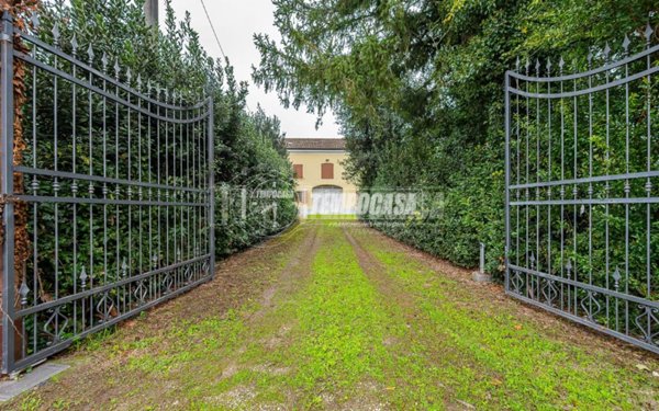 casa indipendente in vendita a Concordia sulla Secchia in zona Santa Caterina