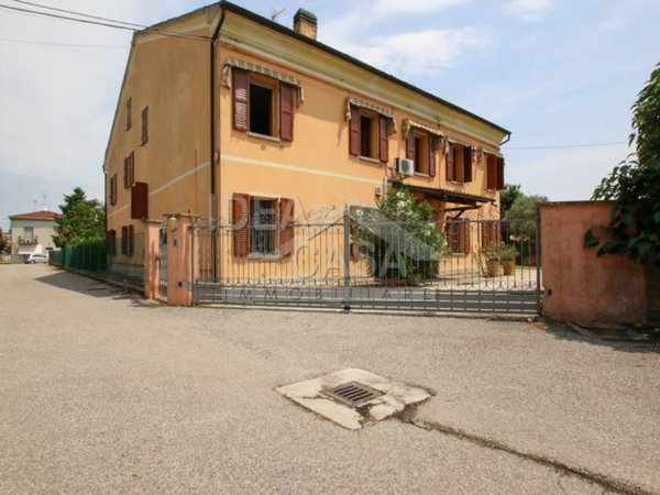 casa indipendente in vendita a Concordia sulla Secchia in zona Fossa