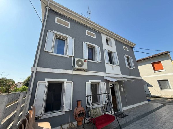 casa indipendente in vendita a Concordia sulla Secchia